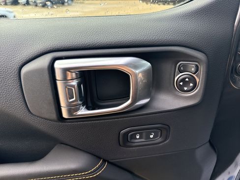 New 2025 Jeep Gladiator Sport w/ Premium Package image 14