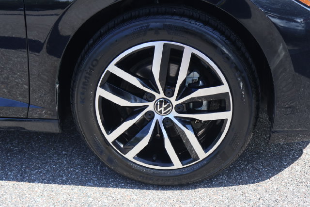 Used 2025 Volkswagen Jetta SE FWD image 10