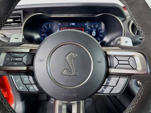 Used 2022 Ford Mustang Shelby GT500 w/ Technology Package RWD image 16