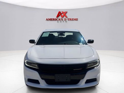 Used 2019 Dodge Charger SXT w/ Blacktop Package RWD image 9