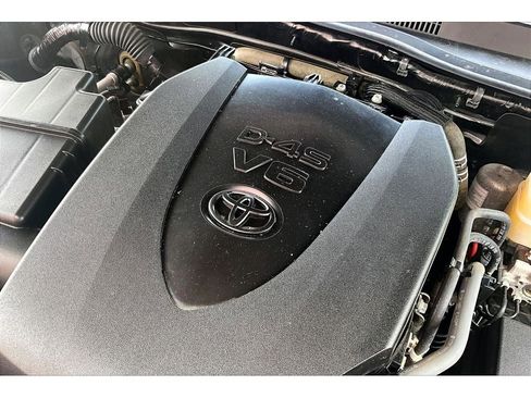 Used 2022 Toyota Tacoma TRD Off-Road AWD/4WD image 35