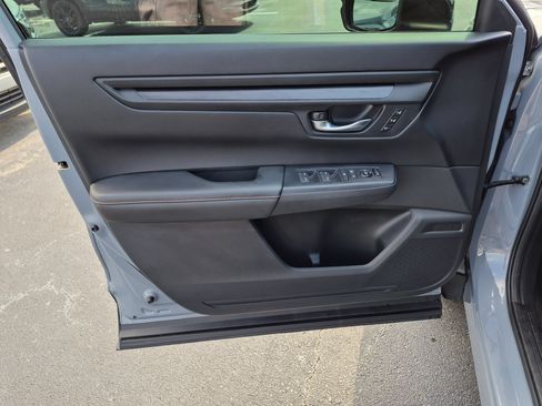 Used 2025 Honda CR-V Sport-L image 11