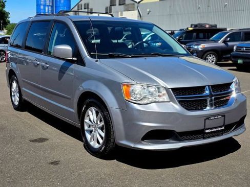 Used 2013 Dodge Grand Caravan SXT FWD image 1