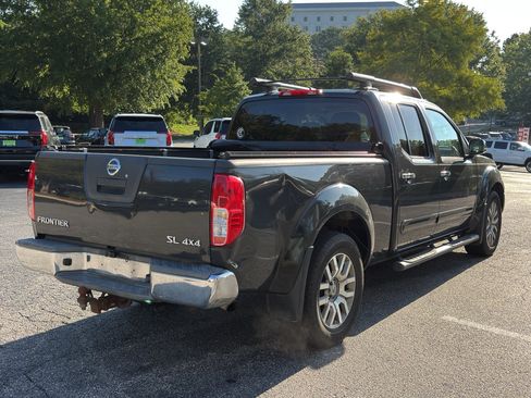 Used 2012 Nissan Frontier SL w/ Moonroof Pkg AWD/4WD image 8