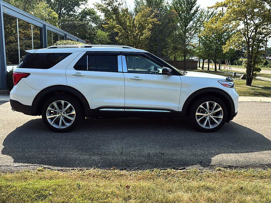 Used 2024 Ford Explorer Platinum w/ Class IV Trailer Tow Package AWD/4WD image 8