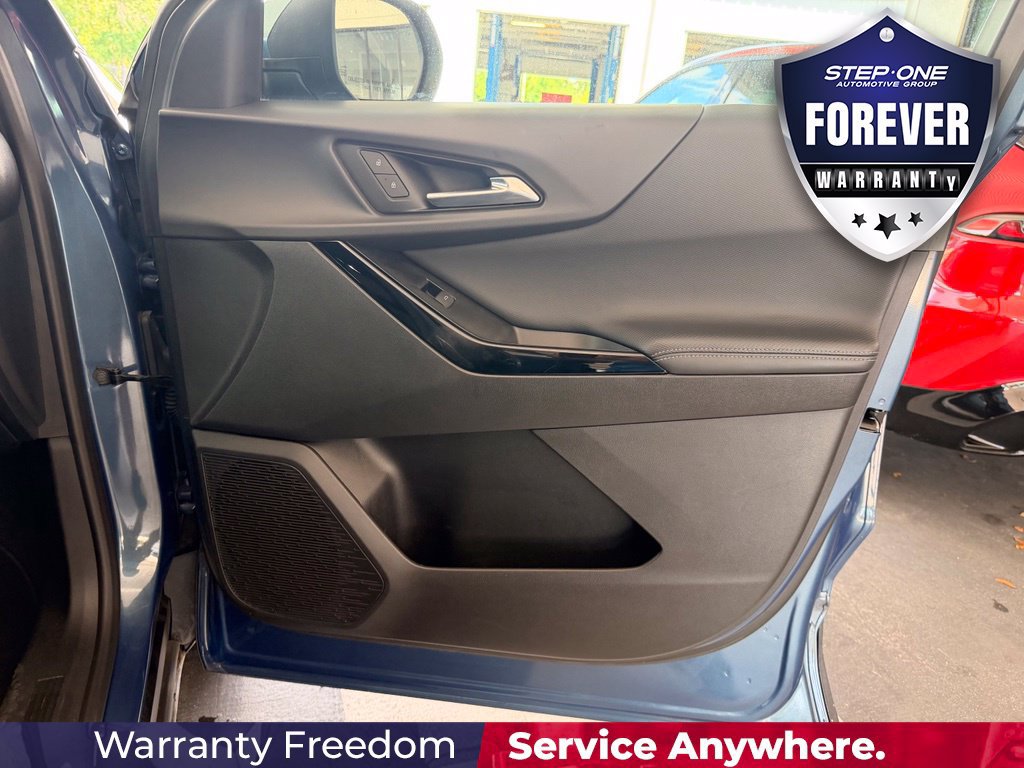 Used 2025 Chevrolet Equinox LT w/ Convenience Package II FWD image 36