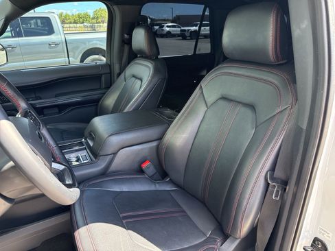 Used 2023 Ford Expedition Limited image 11
