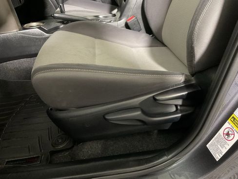 Used 2014 Toyota RAV4 XLE image 17