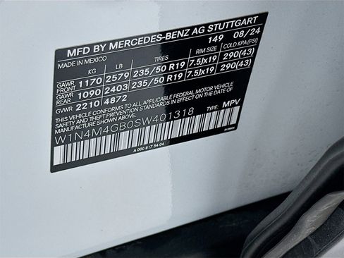 Certified 2025 Mercedes-Benz GLB 250 image 33