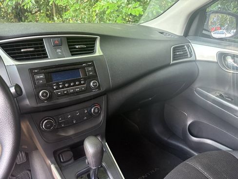 Used 2017 Nissan Sentra S FWD image 8