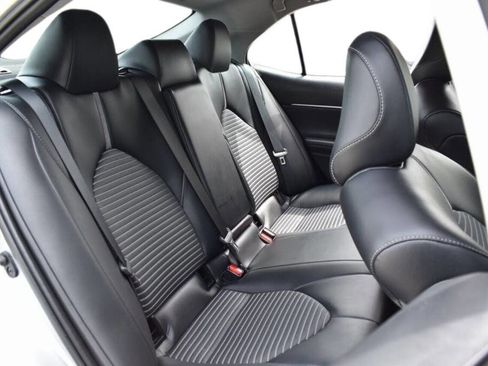 Used 2023 Toyota Camry SE image 14