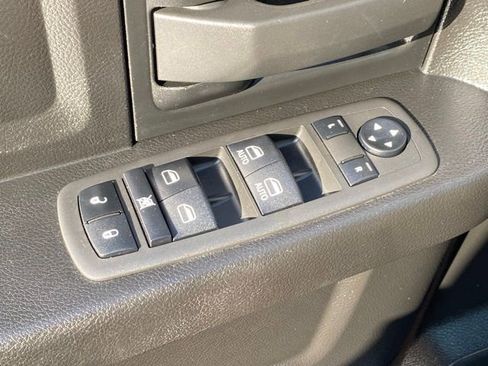 Used 2022 RAM 1500 Tradesman w/ Chrome Appearance Group RWD image 19