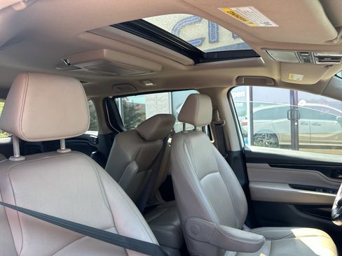 Used 2023 Honda Odyssey Touring image 12