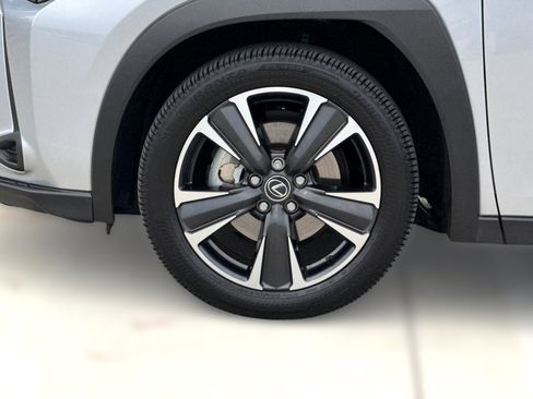 Certified 2025 Lexus UX 300h FWD image 12