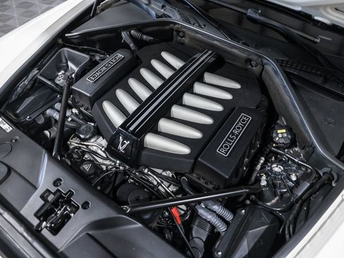 Used 2014 Rolls-Royce Wraith image 21