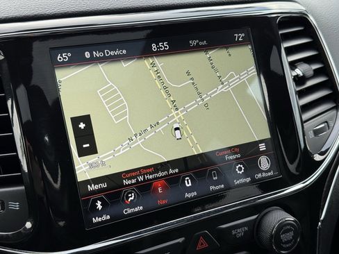 Used 2022 Jeep Grand Cherokee Limited image 4