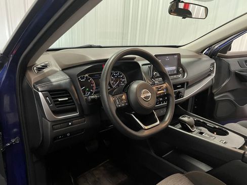 Used 2023 Nissan Rogue SV image 34