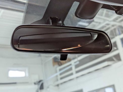 Used 2019 Jeep Grand Cherokee Laredo image 32