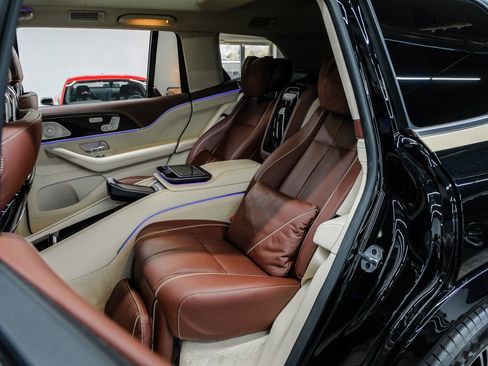 Used 2022 Mercedes-Benz Maybach GLS 600 4MATIC image 51