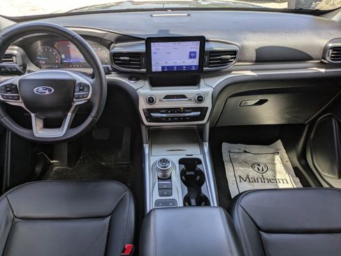 Used 2023 Ford Explorer XLT w/ Equipment Group 202A RWD image 13