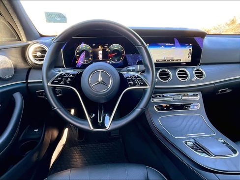 Used 2022 Mercedes-Benz E 350 4MATIC Sedan image 17