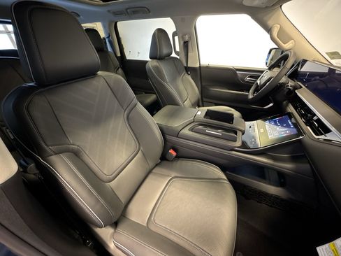 New 2026 INFINITI QX80 Luxe w/ Exterior Package image 26