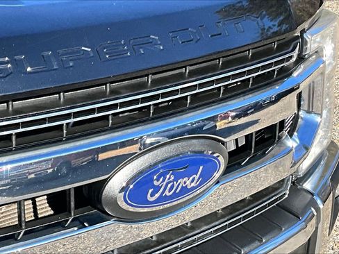 Used 2022 Ford F350 XLT w/ XLT Premium Package image 19