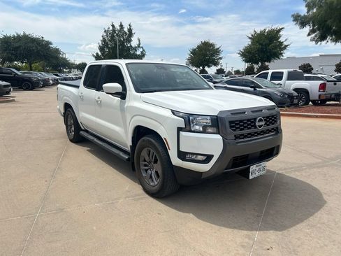 Certified 2025 Nissan Frontier SV w/ SV Convenience Package RWD image 7