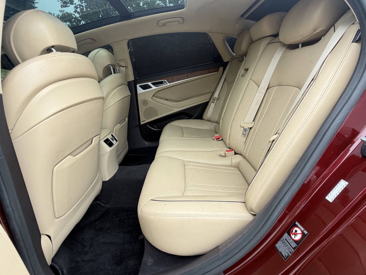 Used 2016 Hyundai Genesis 3.8 image 9
