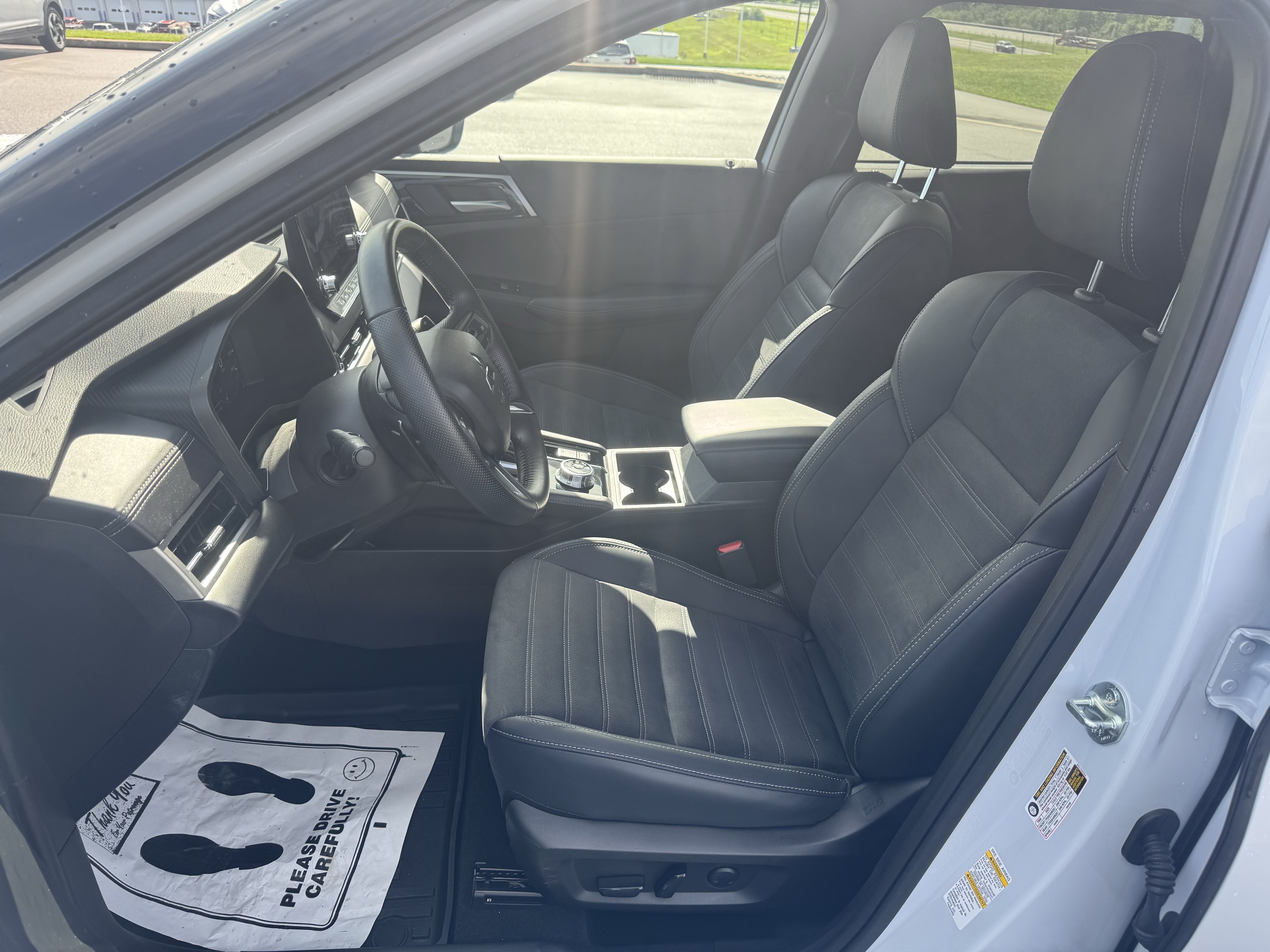 Used 2024 Mitsubishi Outlander SE Black Edition AWD/4WD image 12