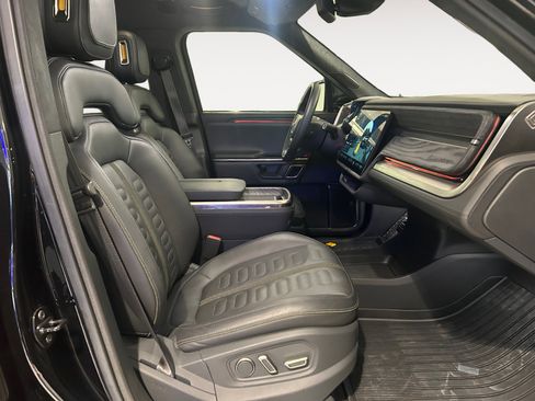 Used 2023 Rivian R1S Launch Edition image 6