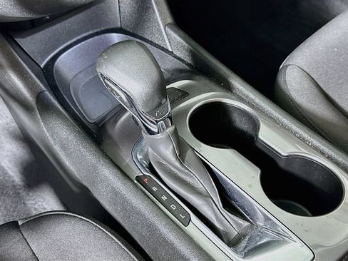 Used 2022 Chevrolet Malibu LS FWD image 16