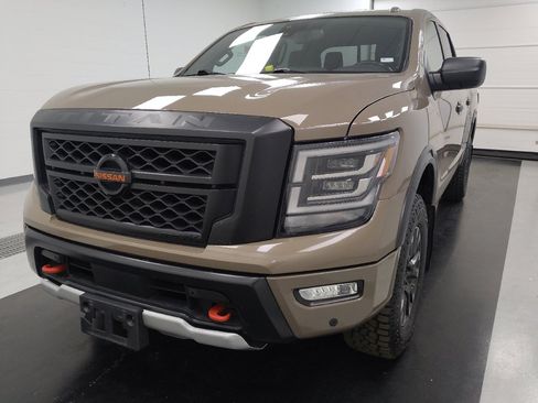 Used 2021 Nissan Titan PRO-4X w/ Pro-4x Utility Package AWD/4WD image 15