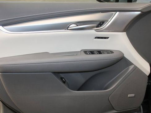 New 2025 Cadillac XT5 Premium Luxury image 9