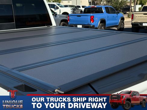 Used 2021 GMC Sierra 1500 AT4 w/ Technology Package image 8