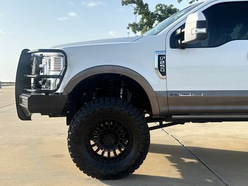 Used 2022 Ford F250 Lariat w/ Lariat Ultimate Package AWD/4WD image 5