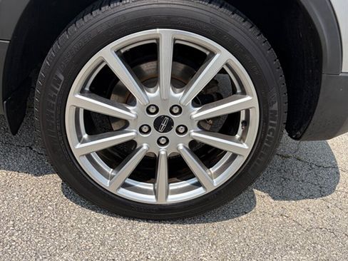 Used 2019 Lincoln MKC Reserve w/ MKC Climate Package FWD image 30