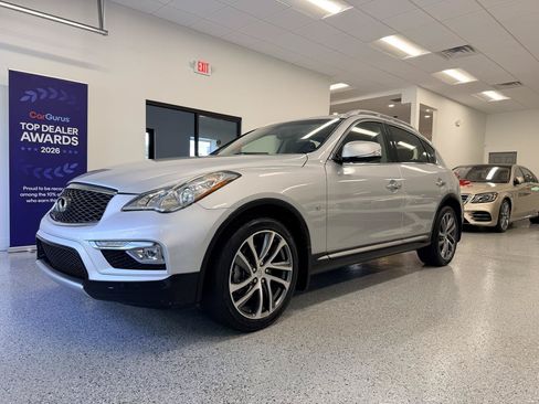 Used 2017 INFINITI QX50 2WD w/ Premium Plus Package image 4