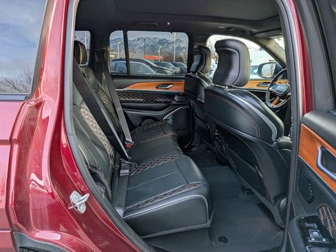 Used 2022 Jeep Grand Cherokee Summit image 32