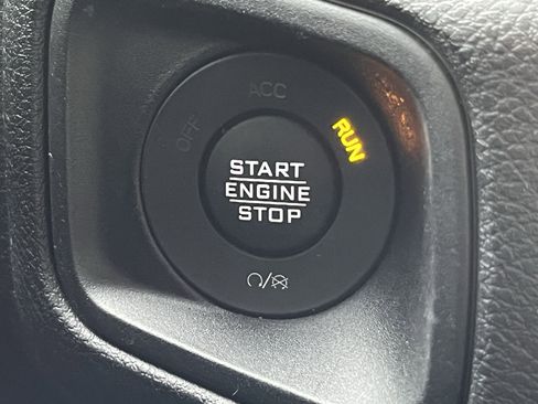 Used 2024 Jeep Wrangler Unlimited image 29