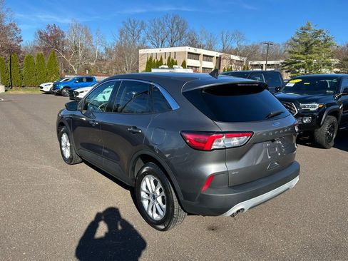 Certified 2022 Ford Escape SE image 10