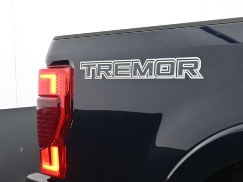 Used 2022 Ford F250 Lariat w/ Tremor Off-Road Package AWD/4WD image 45