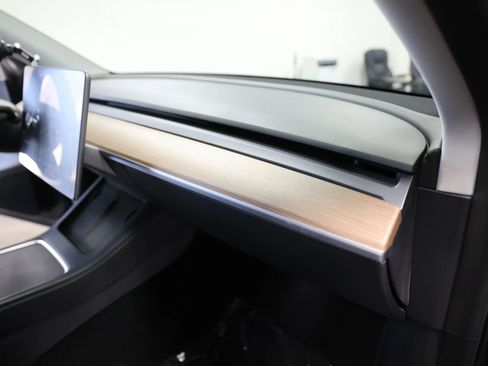 Used 2021 Tesla Model Y Performance image 34