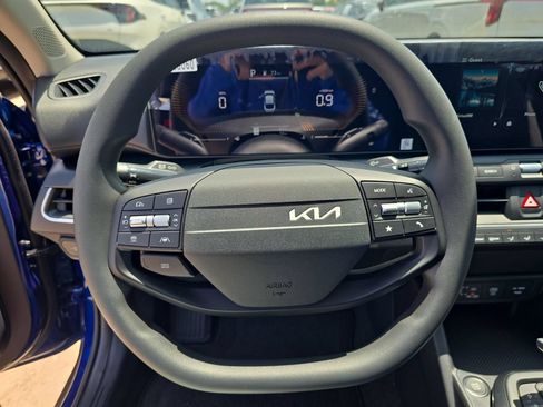 New 2026 Kia K4 FWD image 27