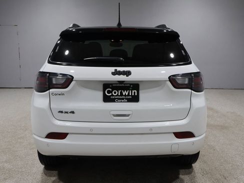 Used 2024 Jeep Compass Limited w/ High Altitude Package image 3