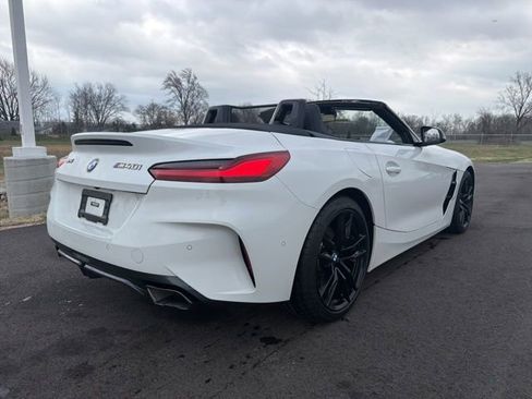 Used 2022 BMW Z4 M40i w/ Premium Package image 8