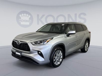 Used 2023 Toyota Highlander Limited