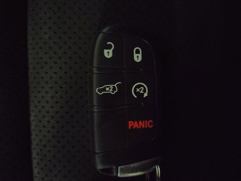 Used 2020 Jeep Grand Cherokee Altitude RWD image 32