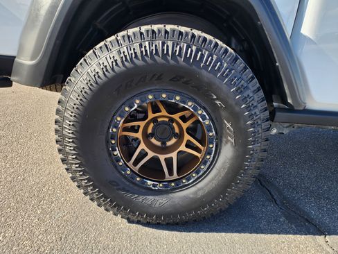 Used 2025 Jeep Gladiator Rubicon image 13