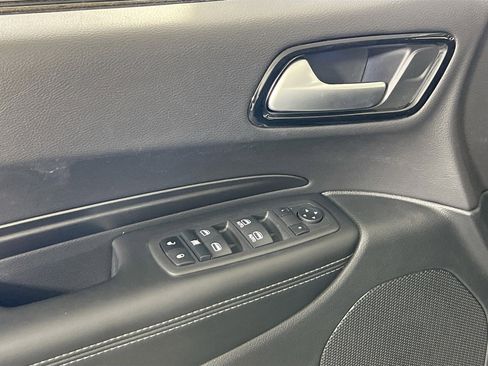 Used 2022 Dodge Durango SXT w/ Anodized Platinum Package image 17